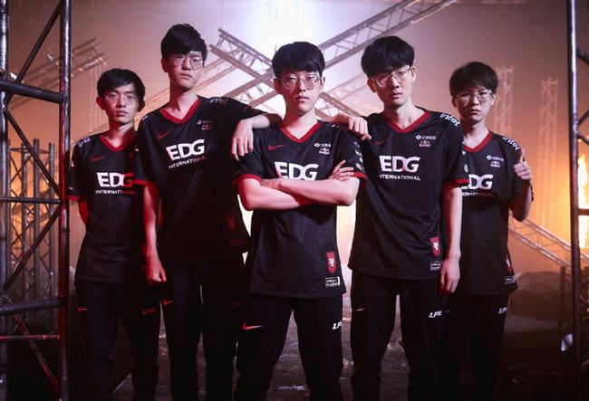 百贺飞驹 百贺飞驹