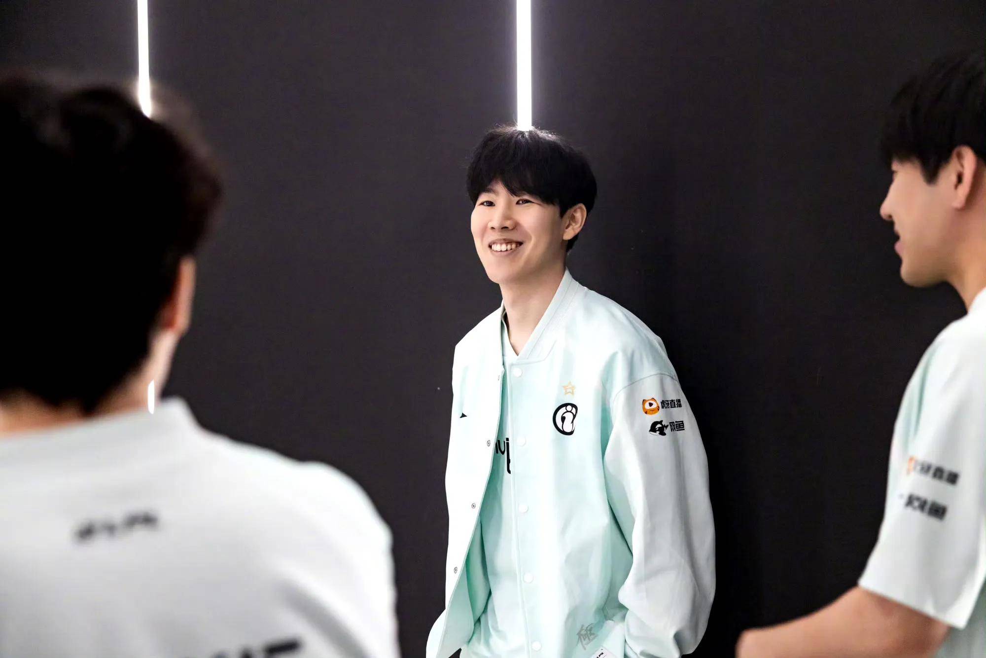 将在这里展 将在这里展