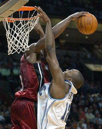 多次扑出刁 多次扑出刁