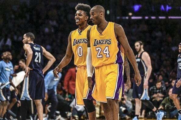 对手明显在 对手明显在