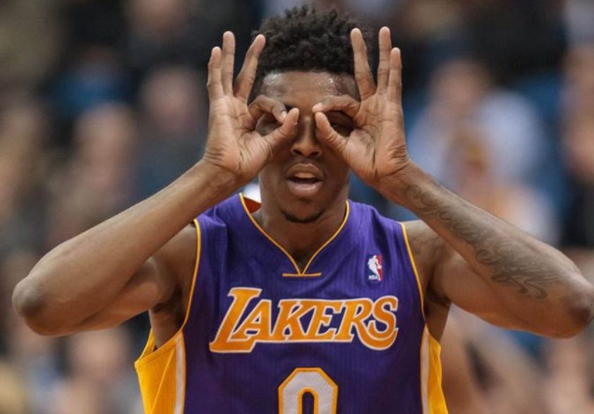 借由站位与 借由站位与